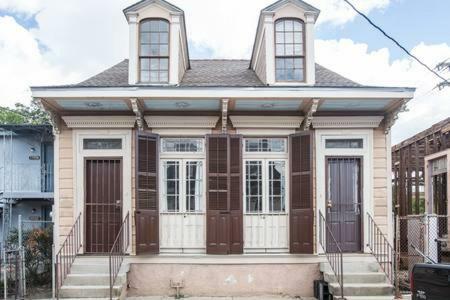 Отель New Orleans Hideaway Экстерьер фото